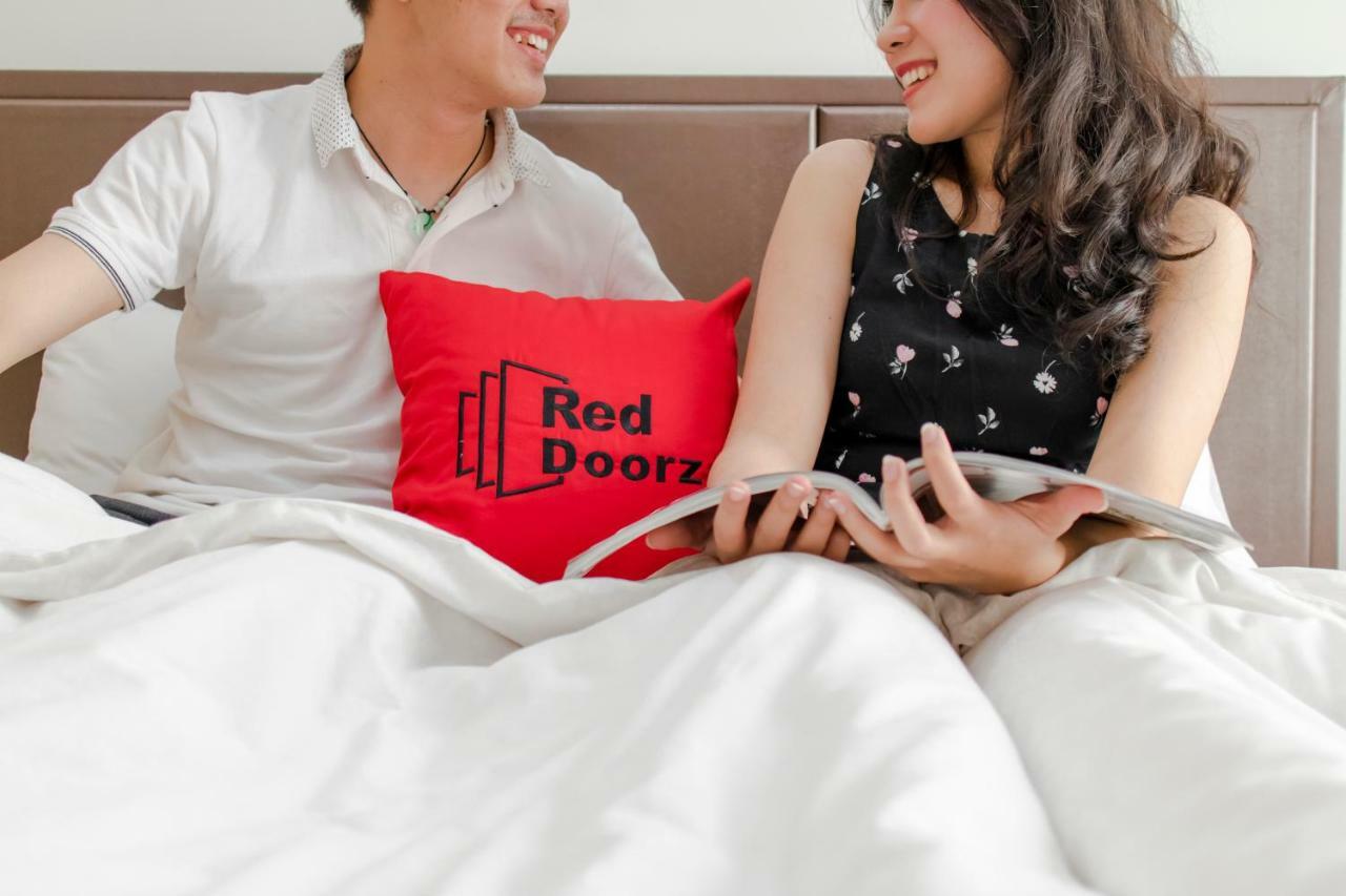 Reddoorz Plus Near Tan Dinh Market 호치민 외부 사진